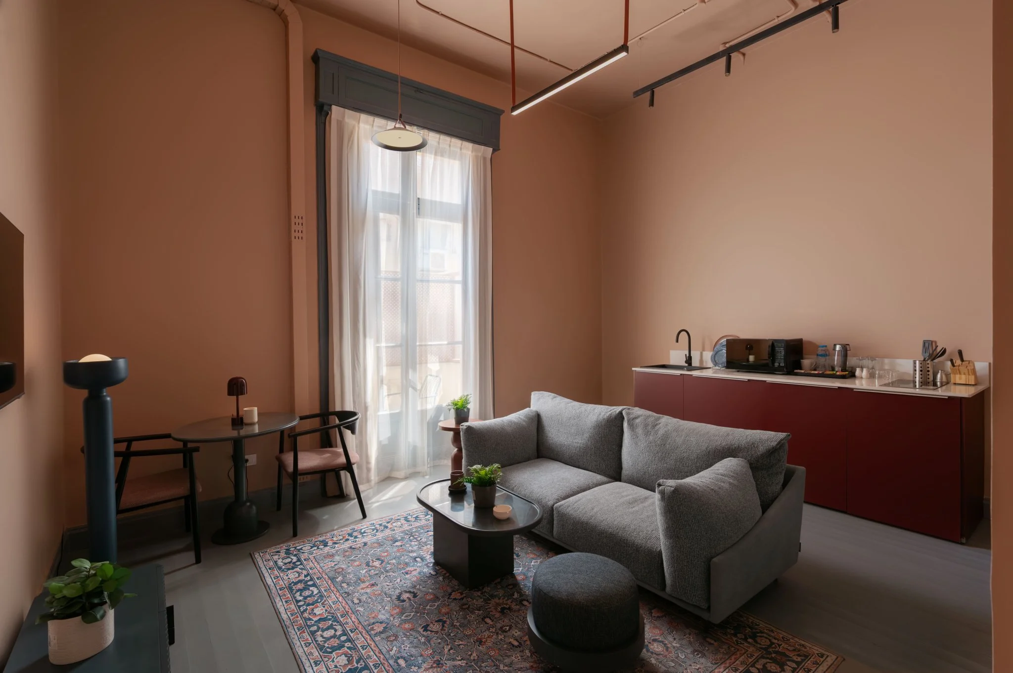 One Bedroom Apartment City View King bed In The Center Of Downtown Cairo