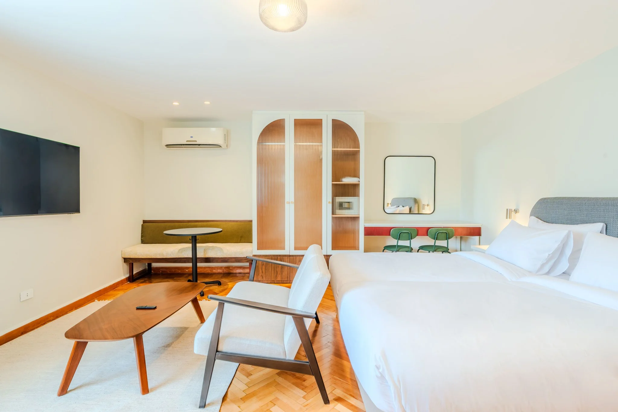 Spacious Suite In a Boutique Hotel With Breakfast