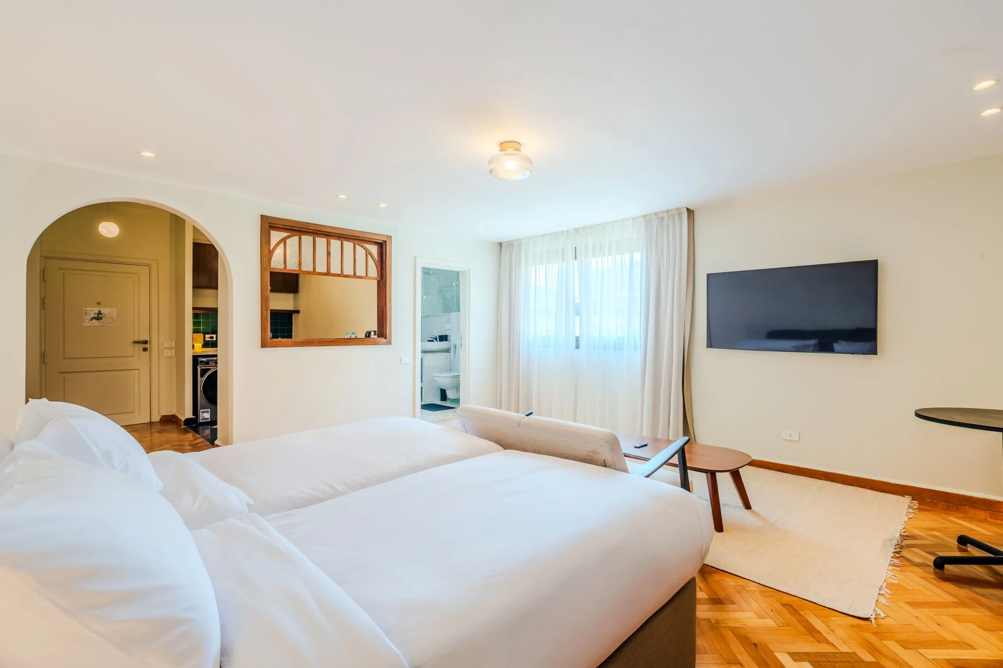 Suite With Balcony In a Boutique Hotel With Breakfast